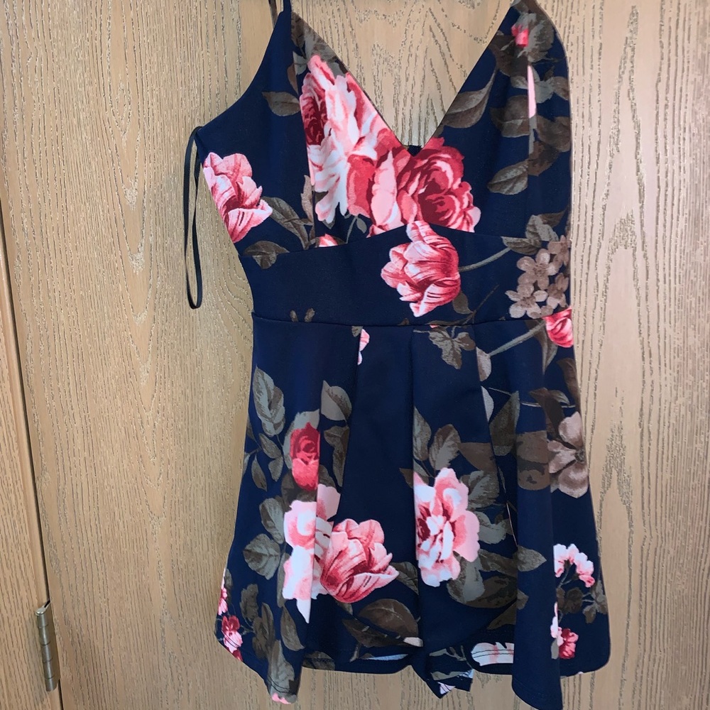 Agaci cropped play suite